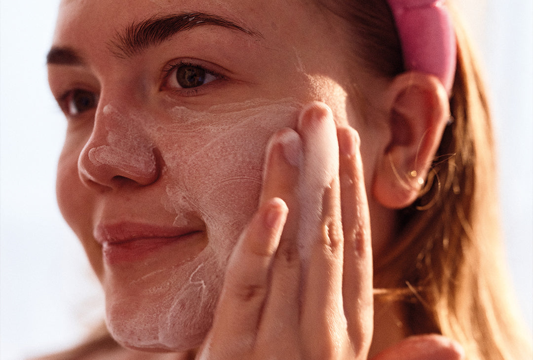 Hudpleje til fedtet eller uren hud: Få de bedste tips her