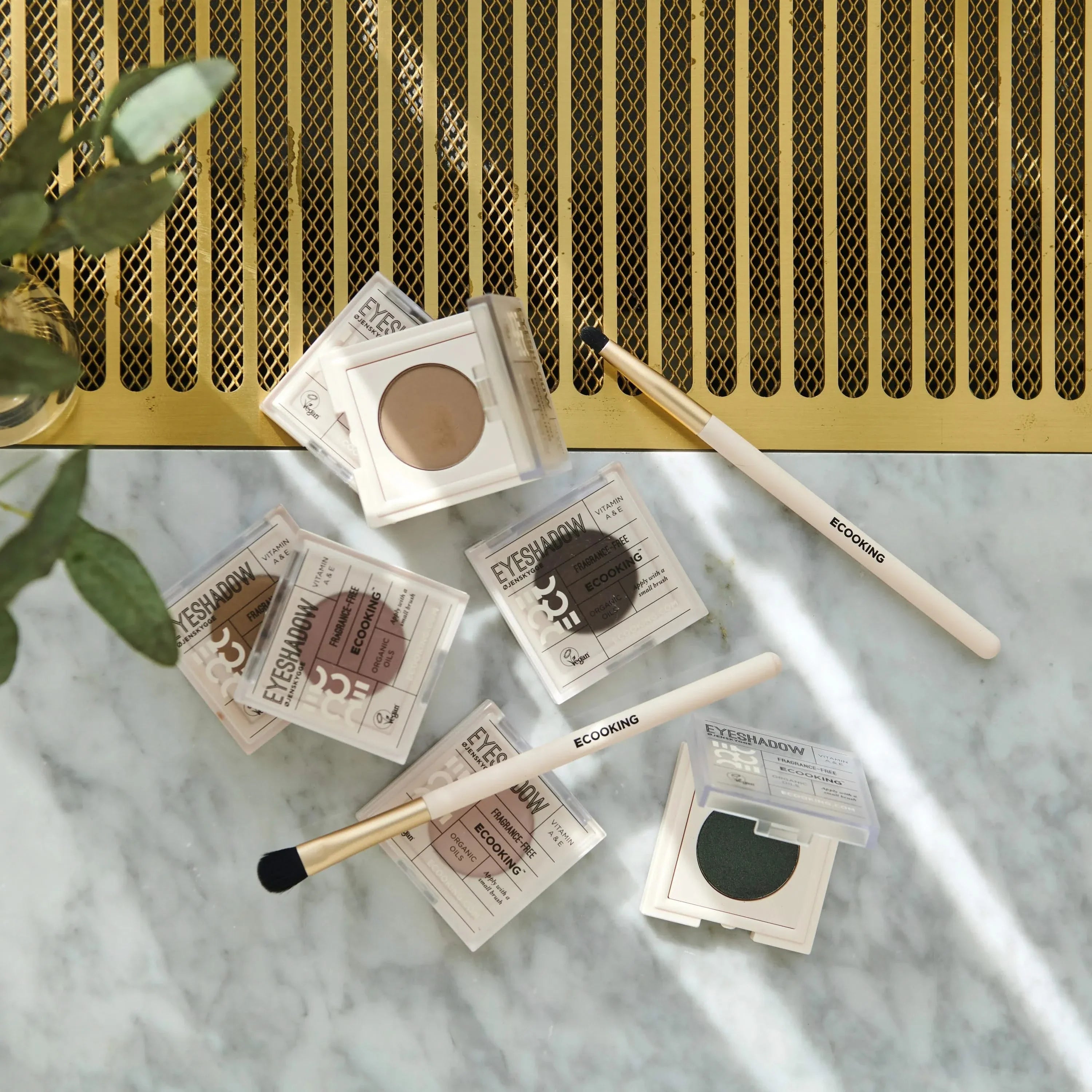 Eyeshadow — Vores Eyeshadow giver højpigmenteret farve, giver en glat og ensartet overflade og drysser ikke.