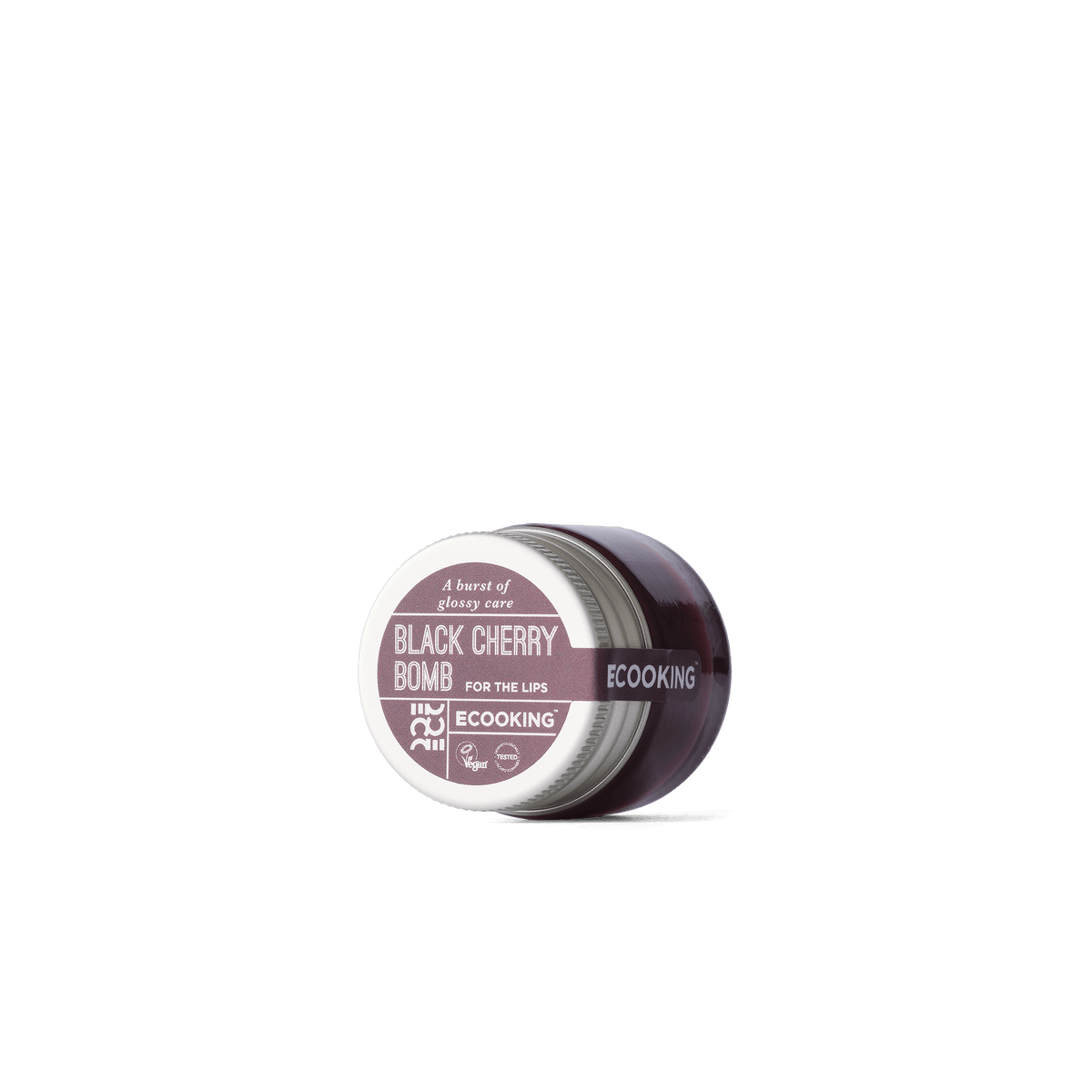 Skin Balance Læbepomade 15 ml — Vores Skin Balance Læbepomade gennemfugter og nærer læberne intensivt med økologiske olier, E-vitamin og sheasmør – i duft af solmodne jordbær eller friske kirsebær.