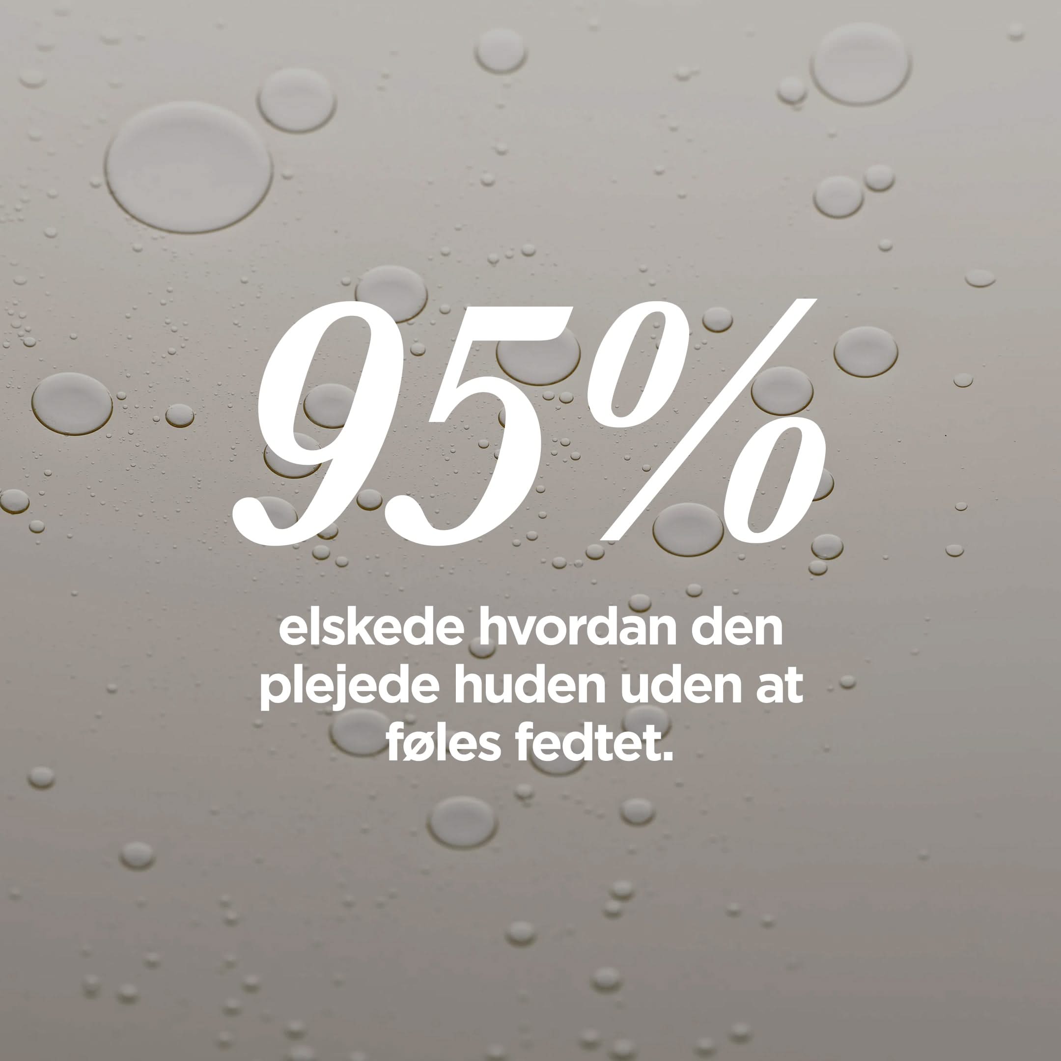 Facial Oil — Vores Facial Oil giver intens fugt og næring til huden, gør huden blød og giver sund glød og fremmer hudens cellefornyelse og opstrammer.