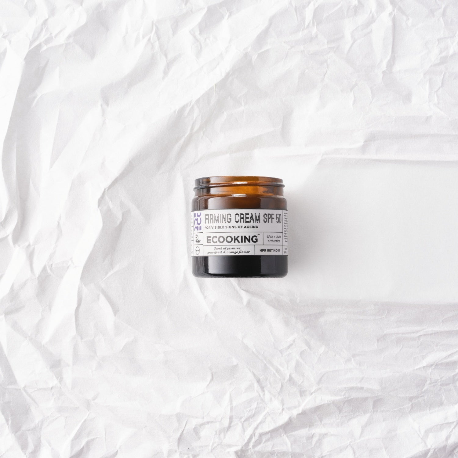 Firming Cream SPF 50 — Solbeskyttende dagcreme der giver synligt glattere hud på kun 4 uger. Rig på stamcelleekstrakter, grønalgeekstrakt og HPR retinoid som fremmer hudens naturlige regenerering.
