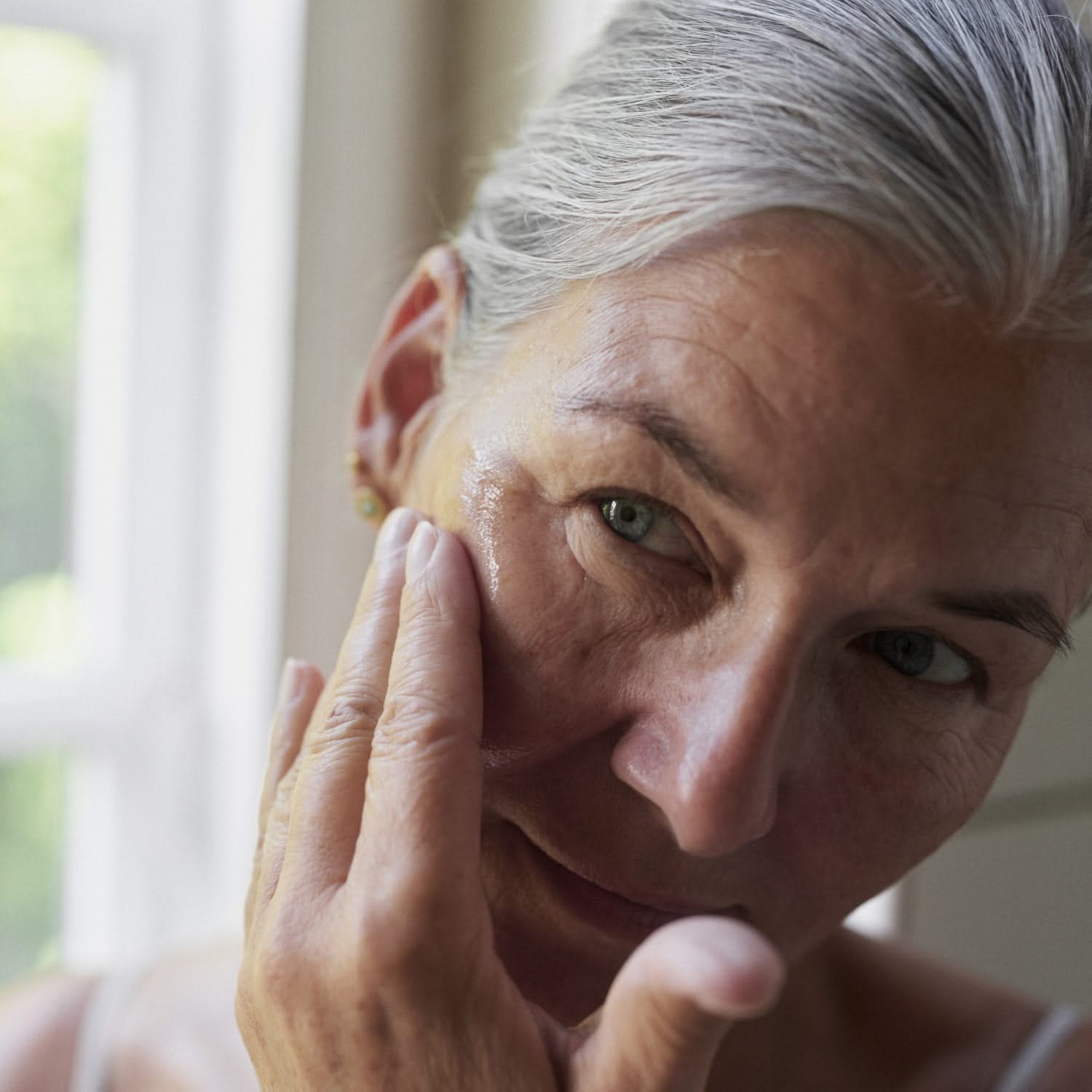 Fugtmaske — Vores Fugtmaske fugtbooster, styrker og blødgør, med to slags naturlig hyaluronsyre og kan både sidde i 10 minutter eller natten over.