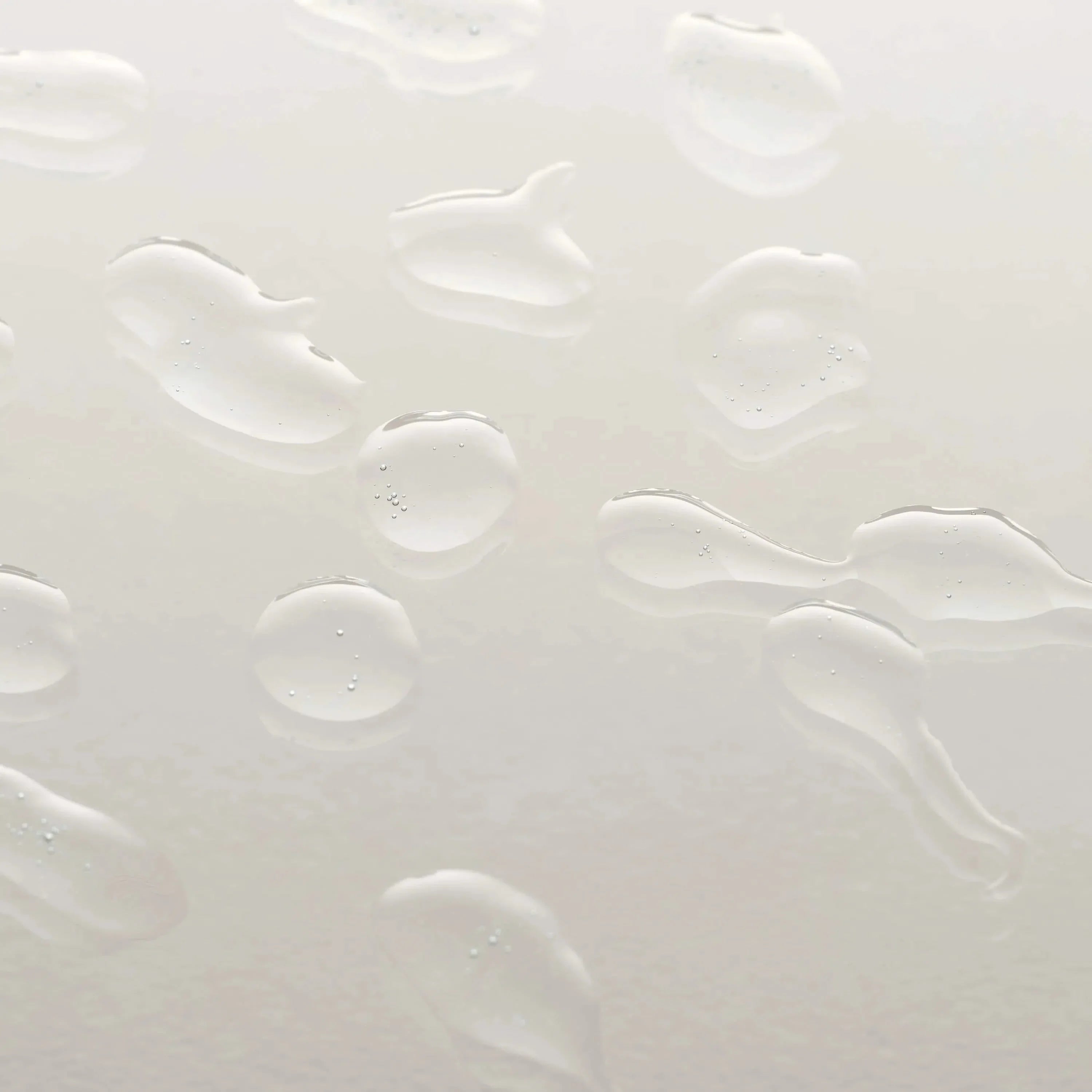Daily Peel — Vores Daily Peel giver daglig eksfoliering med 7 % glykolsyre, reducerer synligheden af fine linjer, urenheder og store porer og giver en mere jævn og ensartet hudtone.