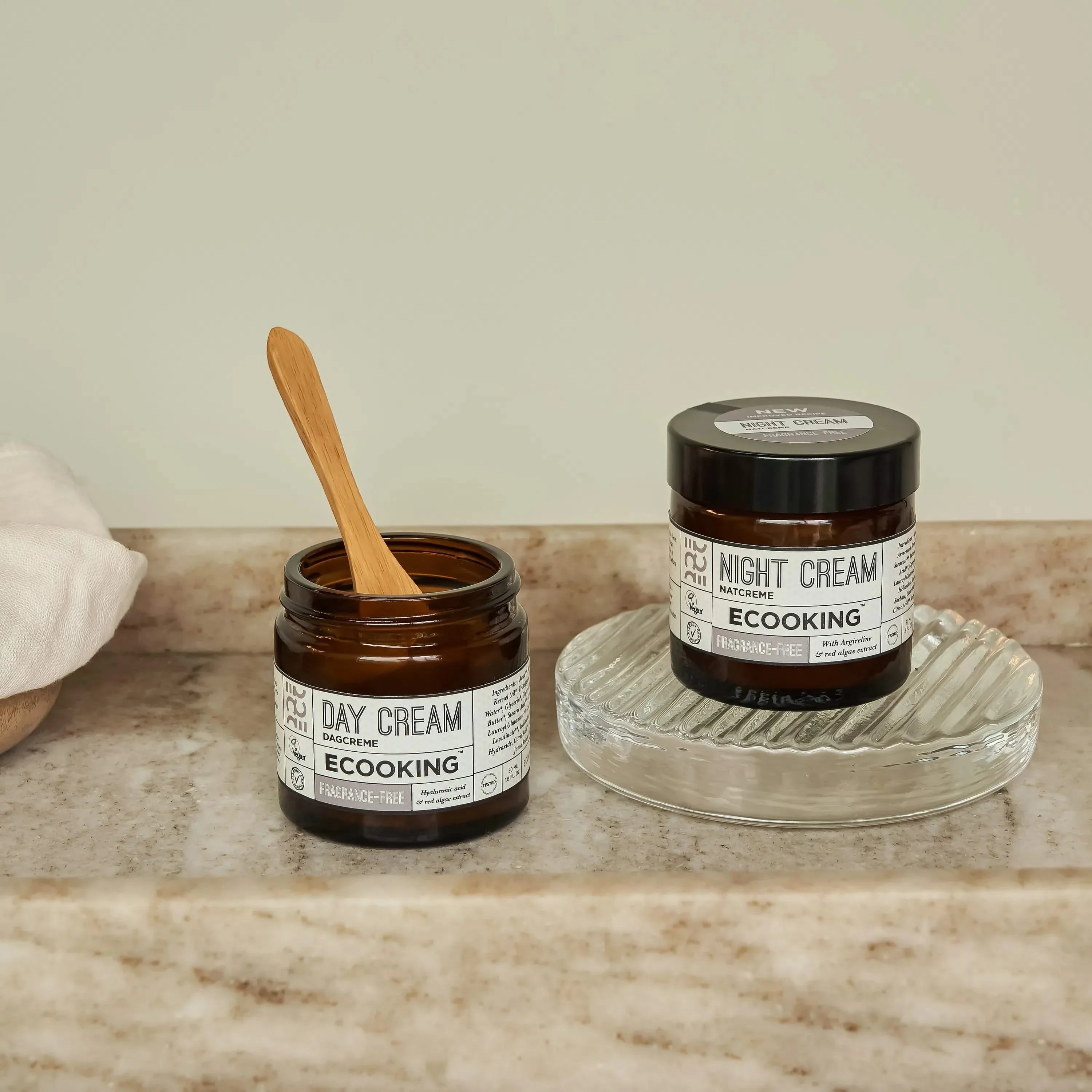 Dagcreme — Vores Dagcreme giver fugt- & kollagenboost, mindsker fine linjer og 99 % naturlig - med hyaluronsyre.