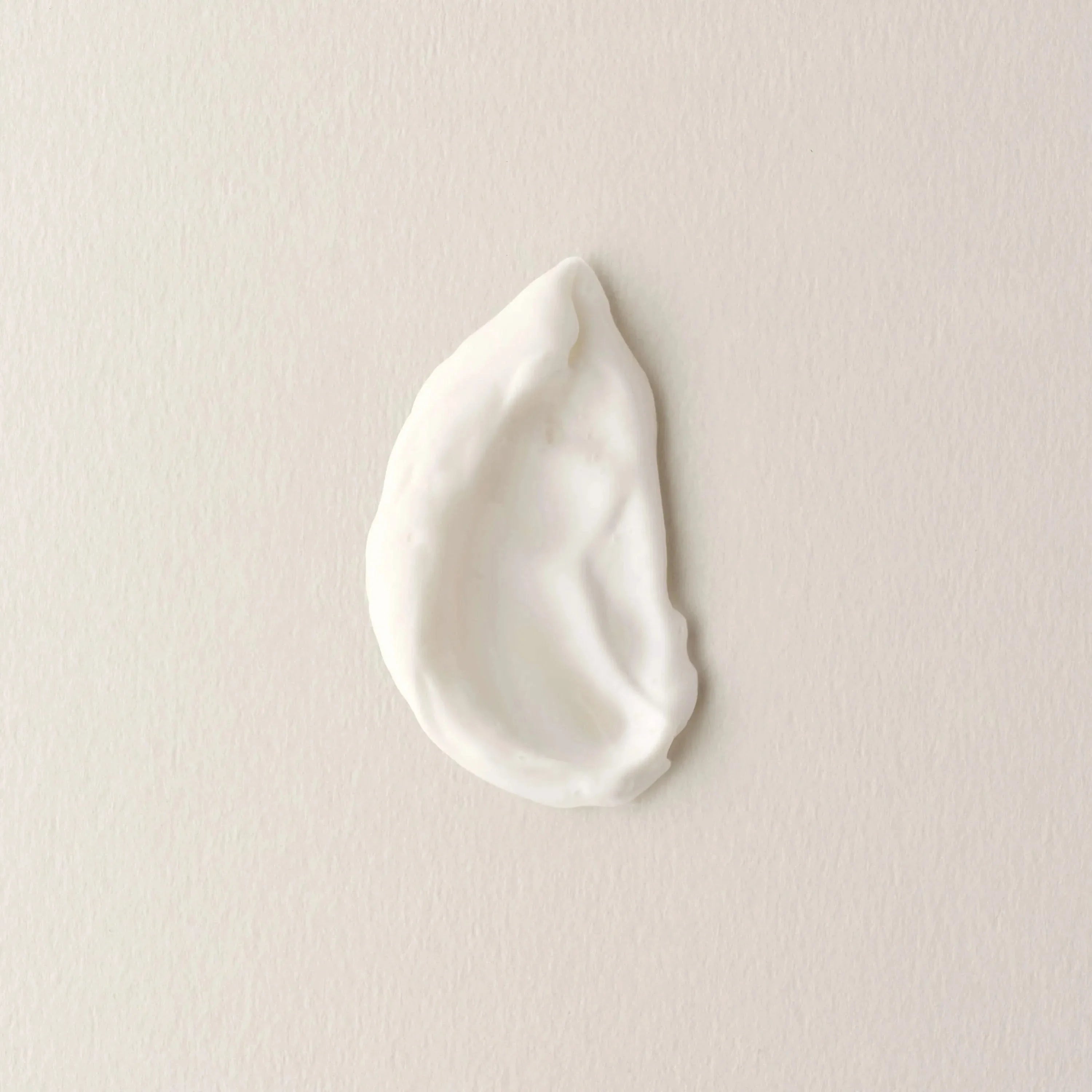 Natcreme — Vores Natcreme fugter og kollagenbooster huden, 99 % naturlige ingredienser og opstrammer og mindsker fine linjer.