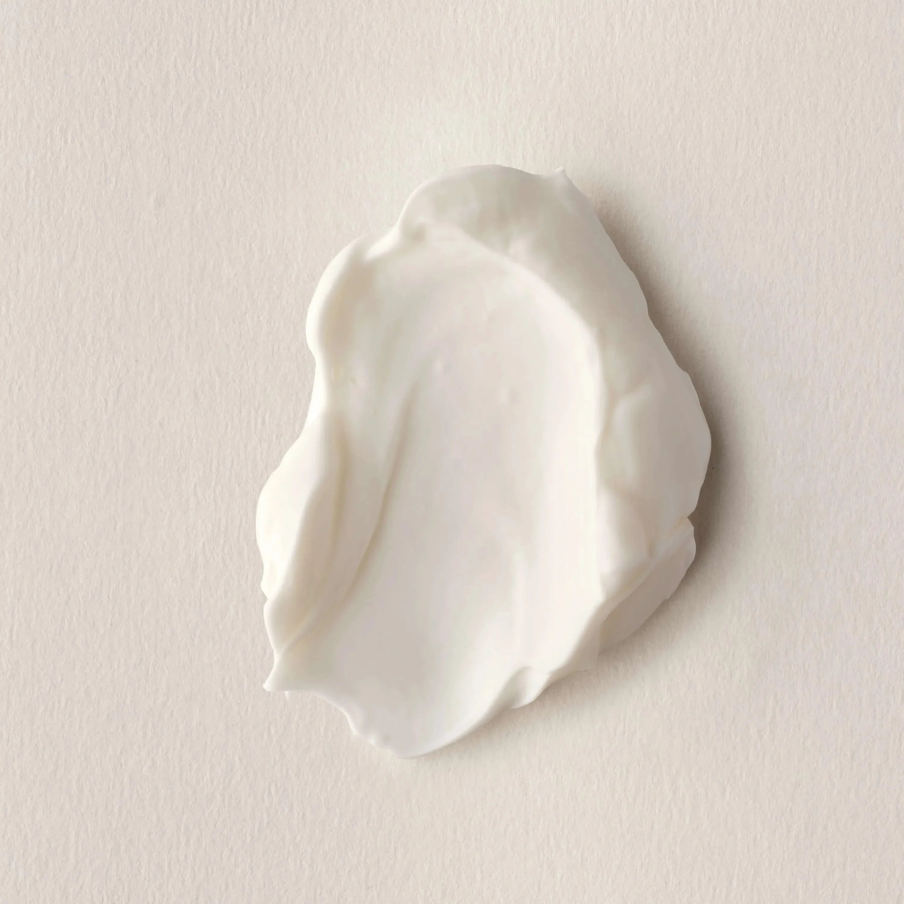Dagcreme — Vores Dagcreme giver fugt- & kollagenboost, mindsker fine linjer og 99 % naturlig - med hyaluronsyre.