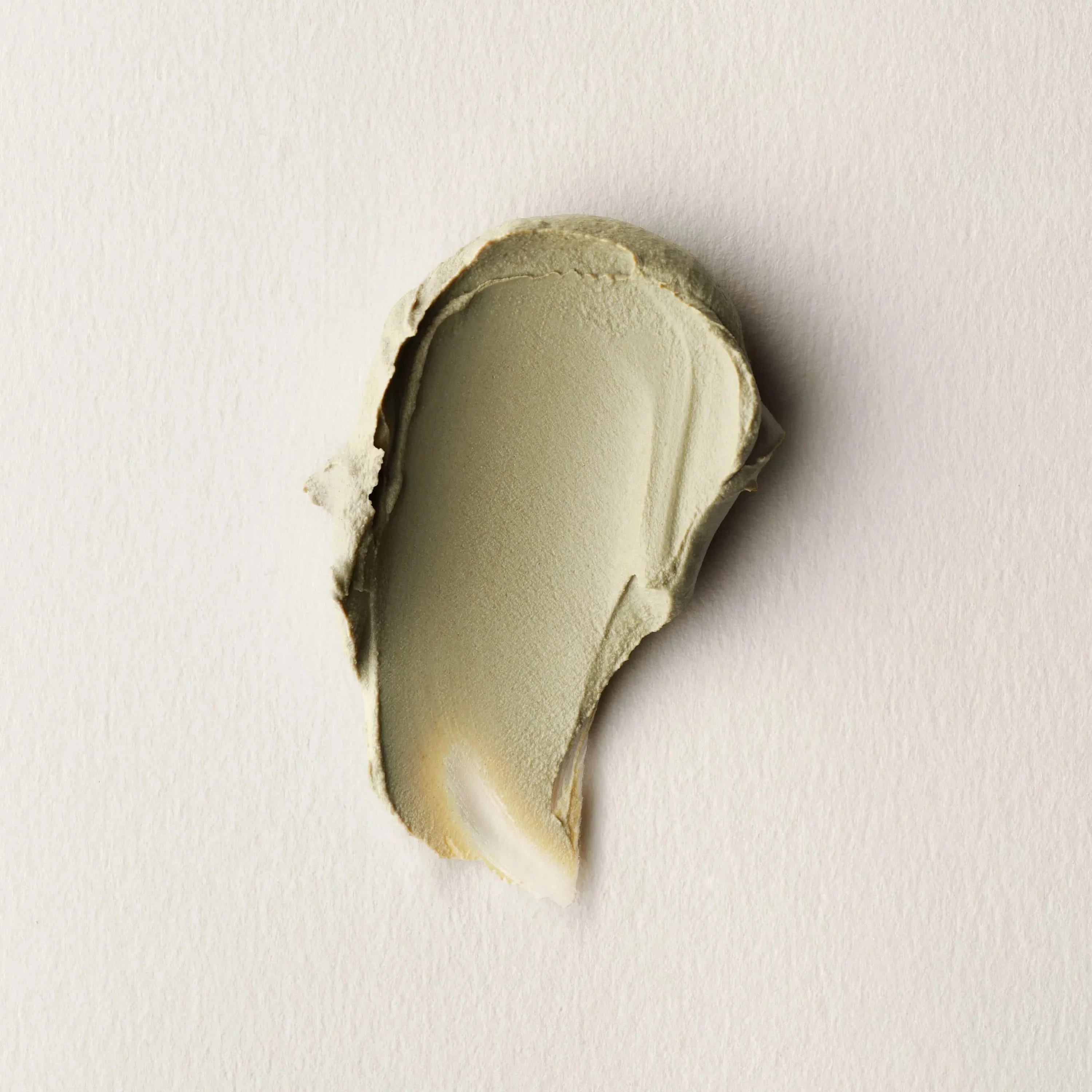 Lermaske — Vores Lermaske giver mindsker urenheder, porer og overskydende olie, med A-vitamin og Zink og bruges om aftenen 1-3 gange om ugen.