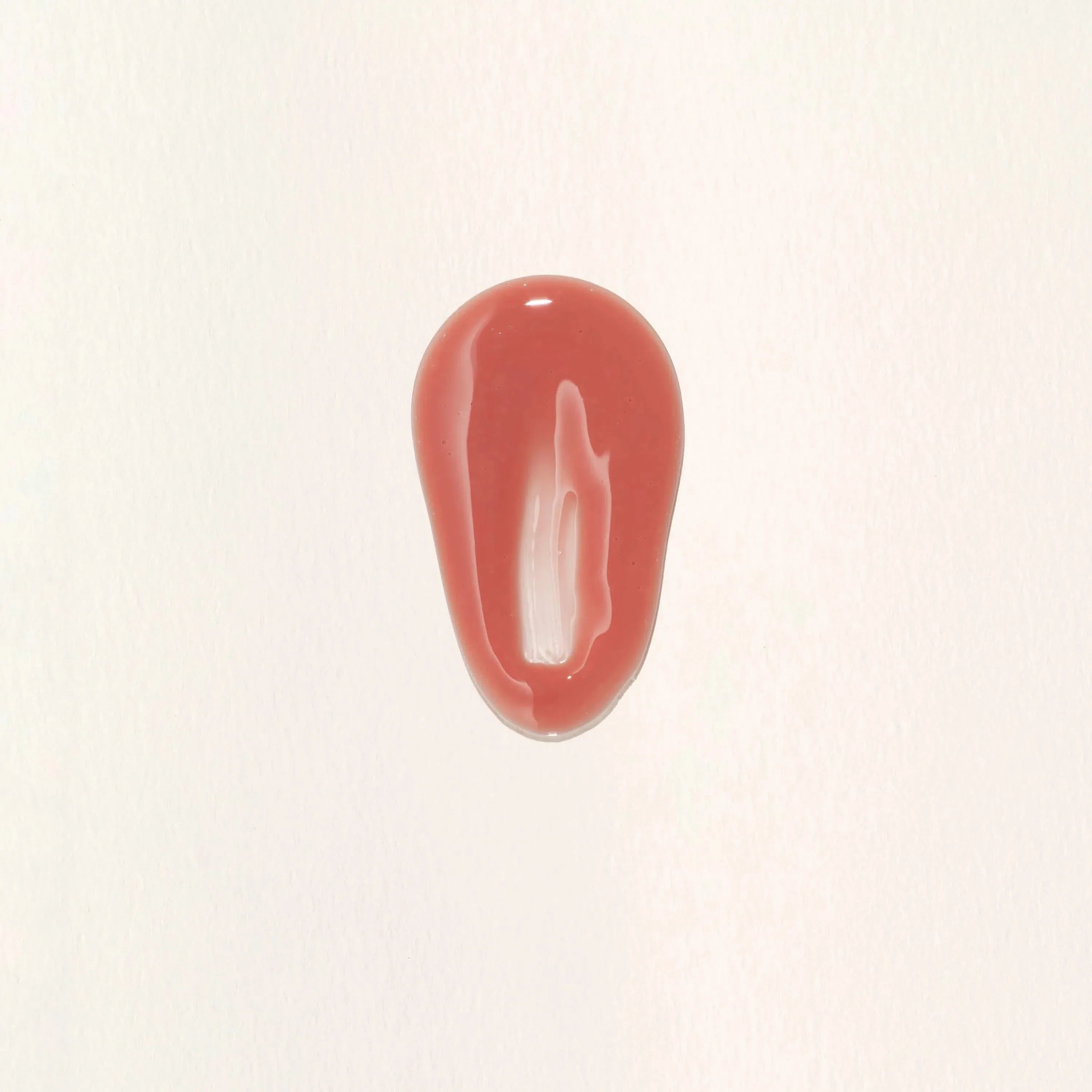 Mini Lip Gloss — Vores Mini Lip Gloss giver giver glans og fugt til læberne, med hyaluronsyre og plumping effekt og blød konsistens, der ikke klistrer.