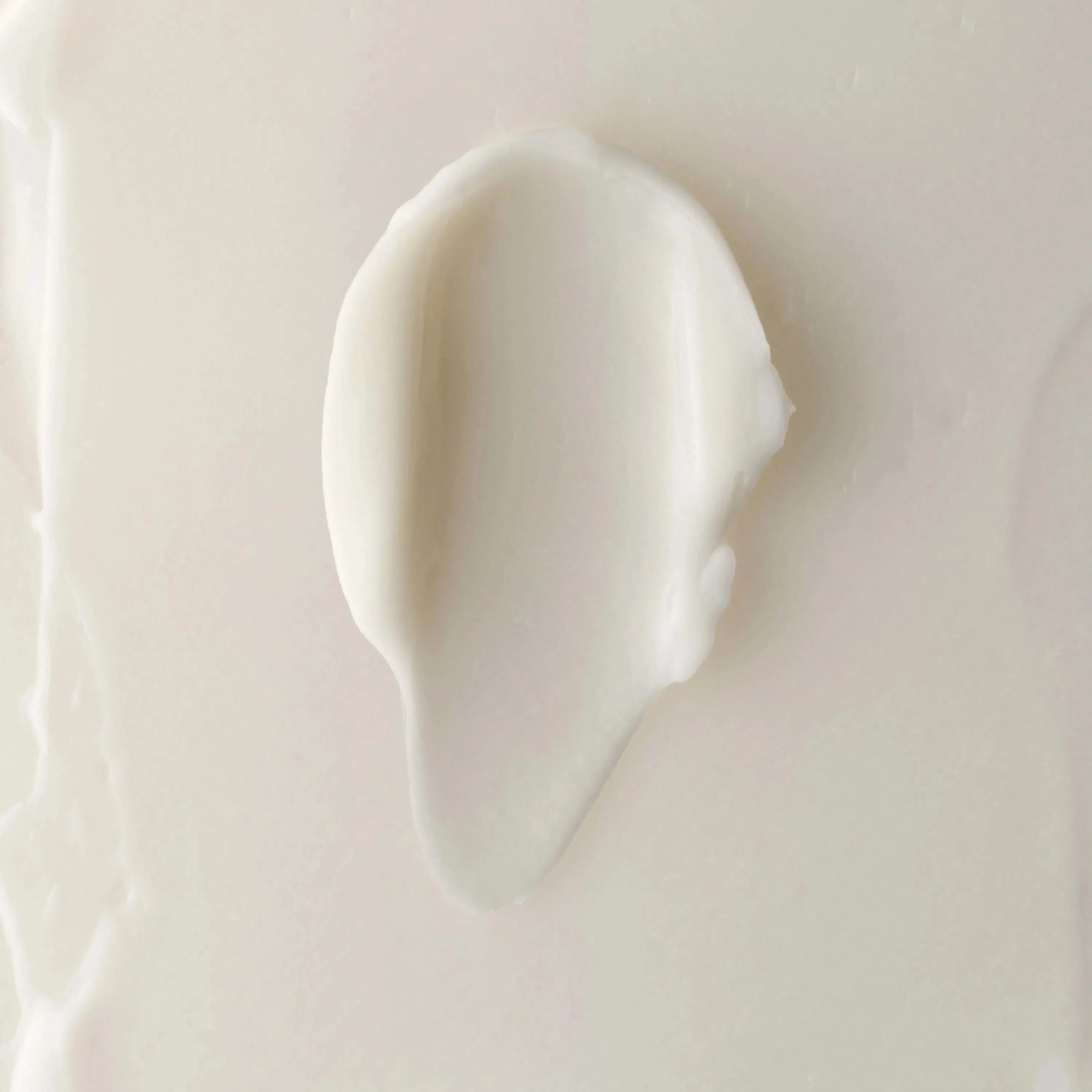 Natcreme Til Fødder — Vores Natcreme Til Fødder fugter, køler og blødgør, højt indhold af mælkesyre og carbamid og fjerner hård hud.